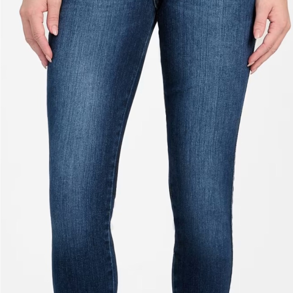 Guess Sexy Curve Mid-Rise Skinny Jeans